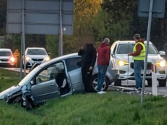 Wjechał w elektryczną ciężarówkę! (ZDJĘCIA)