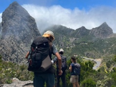 Pieszo przez Wyspy Kanaryjskie: ambitny projekt edukacyjny GR 131 powraca w 2026 roku