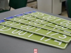 Oliwkowe tablice rejestracyjne w Ukrainie. Rosja bez pierwszego kodu