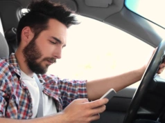 Sięgniesz po telefon, tracisz prawo jazdy. Francuzi mają pomysł