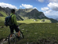 Trasy rowerowe Małopolskie – najlepsze kierunki na niezapomniane wycieczki rowerowe