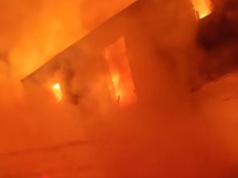 Ogromny pożar w powiecie warszawskim. Strażacy przez ponad 4 godziny walczyli z żywiołem