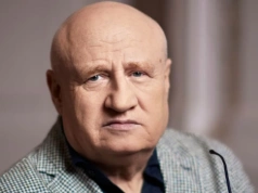 Autor bestsellerowych thrillerów odwiedzi dziś Chojnice