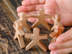 GUS: coraz więcej osób przebywa w zakładach stacjonarnej pomocy społecznej