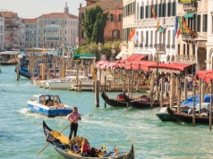 Amerykańskie turystki mają kłopoty. Wypuściły do morza homary z restauracji, grozi im kara