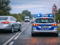 Karetka lub radiowóz na sygnale przed tobą? Ten manewr może kosztować 2000 zł