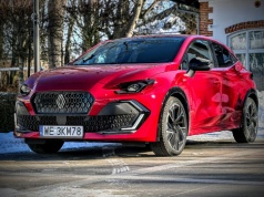 Automat, fabryczne LPG i 1450 km zasięgu. Renault aktualizuje cenniki nowego Clio