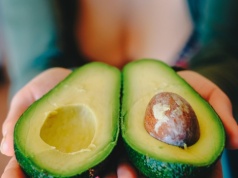 Z twardego awokado nic nie zrobisz. Mam sposób na to, by zmiękło w 2 minuty