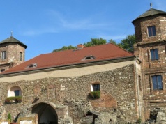 Mało znany zamek na Śląsku to hit na weekend. Ma podziemia i wieżę widokową