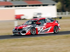 Samochód już… płynie – pierwszy Polak w Wyścigu do chmur na półmetku przygotowań