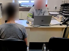 Pijana matka wywracała się na chodniku prowadząc 2,5-letnie dziecko