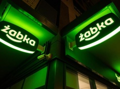 Żabka odporna na mróz. Przychody rosną do 6,5 mld zł, a sieć testuje automaty