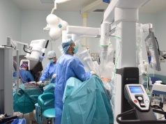 Specjaliści z ŚCO usunęli pacjentowi ogromnego guza