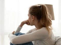 Technologia zamiast leków? Badania kliniczne nowego implantu mózgowego