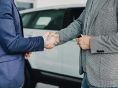 Jak samodzielnie przygotować auto do sprzedaży?