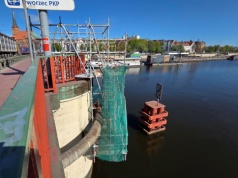 Prace nad Odrą jak z filmu. Wodociągowcy zawisną kilka metrów nad wodą