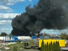W Luboniu płonie magazyn. Trwa akcja gaśnicza