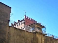 Chorowanie za kratami. Osadzony z Mysłowic pozywa Skarb Państwa