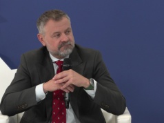 Wiceszef MAP: w energetyce Skarb Państwa powinien posiadać "złotą akcję"