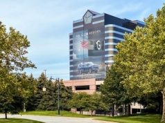 Problemy w centrali Stellantis. Pracownicy skarżą się na zdrowie po powrocie do biur