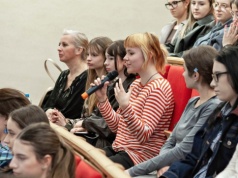 Młodzież debatowała z o tym, czy warto zostać w Elblągu