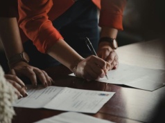 Program do fakturowania w małej firmie – na jakie funkcje warto zwrócić uwagę przed wyborem