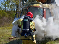 Śmigłowiec runął na ziemię, zapalił się las, a rannych szukano w rzece. Strażacy doskonalili swoje umiejętności