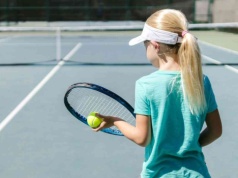 Z medali dziecka cieszy się rodzic. Ambicja, która więzi i rani