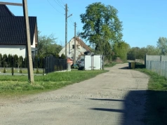 Spór o drogi. Gmina chce budować drogę dla dwóch domów. Mieszkańcy wskazują pilniejsze ulice