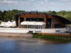 Zamiast tłumów nad morzem, wybierz perełkę nad Wisłą. Mówi się, że to "polskie Mykonos"