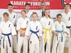 10 medali nyskich karateków