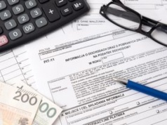 Kiedy PIT "złoży się sam", a kiedy działanie podatnika jest potrzebne?