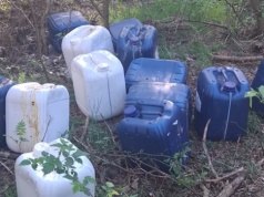 Leśnicy znaleźli 20 tajemniczych pojemników. Udało się uniknąć katastrofy