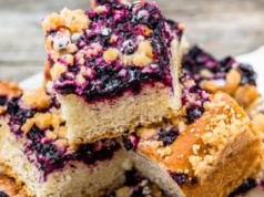 Na majówkę robię to ciasto z borówkami. Pyszne i łatwo je ze sobą zabrać