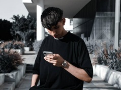 Młodzi chłopcy wolą AI niż prawdziwe relacje. Przyszłość związków pod znakiem zapytania