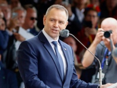 CBOS: w kwietniu Nawrocki liderem rankingu zaufania; na drugim miejscu ex aequo Kosiniak-Kamysz i Sikorski