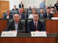 Wojna o władzę w dolnośląskim sejmiku: kluczowa sesja przełożona