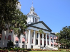 Legislatura Florydy zatwierdziła projekt nowych okręgów kongresowych. W grze 4 miejsca w Izbie