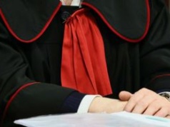 Głośna sprawa lekarza z Konina. Zabezpieczono 1 mln zł w obligacjach