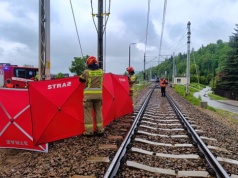 Tragedia na torach w Pławnej. Pociąg śmiertelnie potrącił mężczyznę