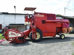 Ten kombajn przypłynął ze Szwecji promem. Od 40 lat pracuje pod Żninem