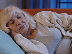 Może świadczyć o chorobach przewlekłych albo bólu. Sen w ciągu dnia to sygnał