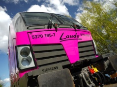 Laude ma dwa nowe Vectrony