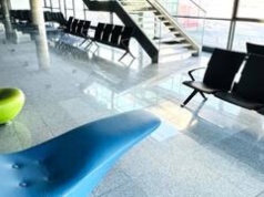 Wrocławskie lotnisko otwiera nową poczekalnię i bezpłatny autobus