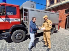 Strażacy z OSP Różyniec otrzymali używany samochód ratownictwa technicznego