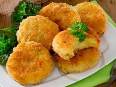 Kotlety biedaka zrób, gdy portfel świeci pustkami. Są tanie, a cała rodzina naje się do syta