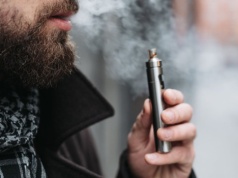 Akcyza miała uszczelnić rynek. E-papierosy wciąż wymykają się fiskusowi