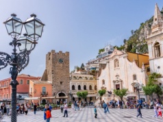 Najdłuższe wakacje w życiu nie muszą być drogie. Wiemy, jak jechać na nie za darmo