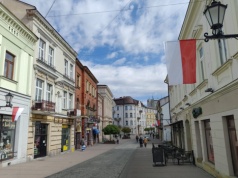 Tarnów patriotycznie przyozdobiony
