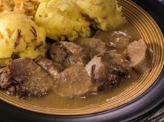 Za komuny gotowała je niemal każda gospodyni. Dziś wielu patrzy na nie z obrzydzeniem